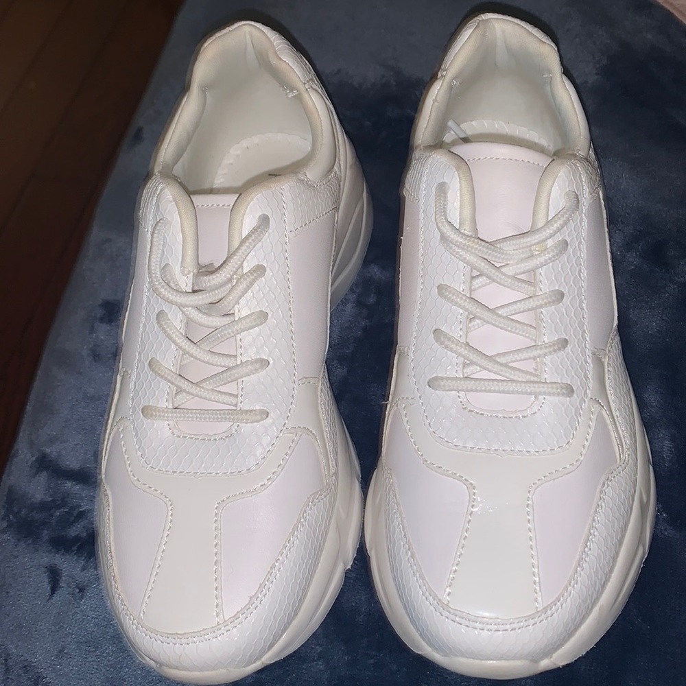 White Fashion sneakers